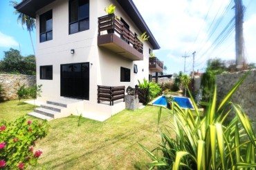 image 25 GPPH1845 2-Storey house with beautiful garden and private pool